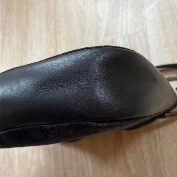 Gucci Handbag - Picture 6 of 12